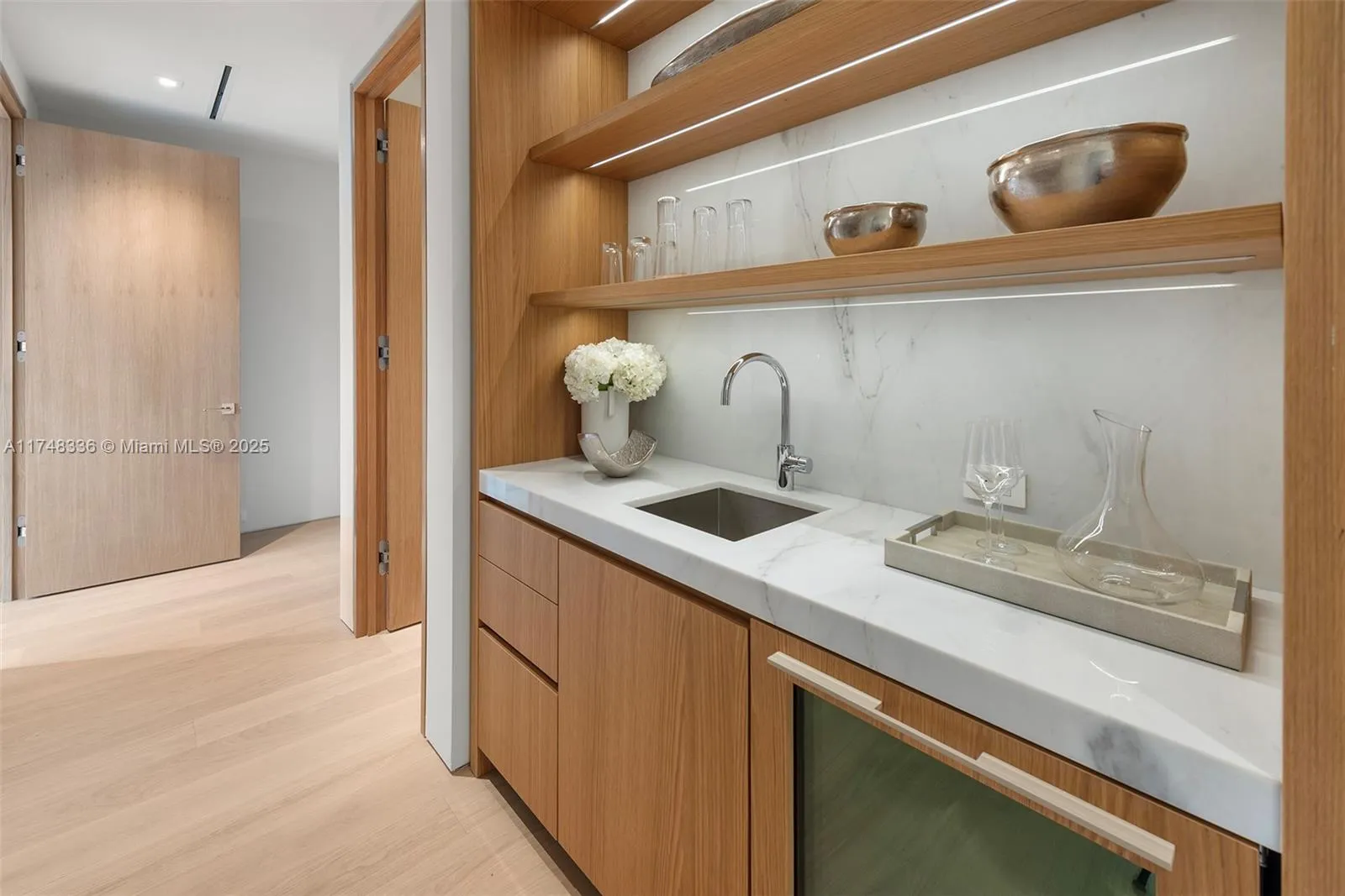 Miami Beach, Florida 33140, United States, 7 Bedrooms Bedrooms, ,10 BathroomsBathrooms,Residential,Active,77512