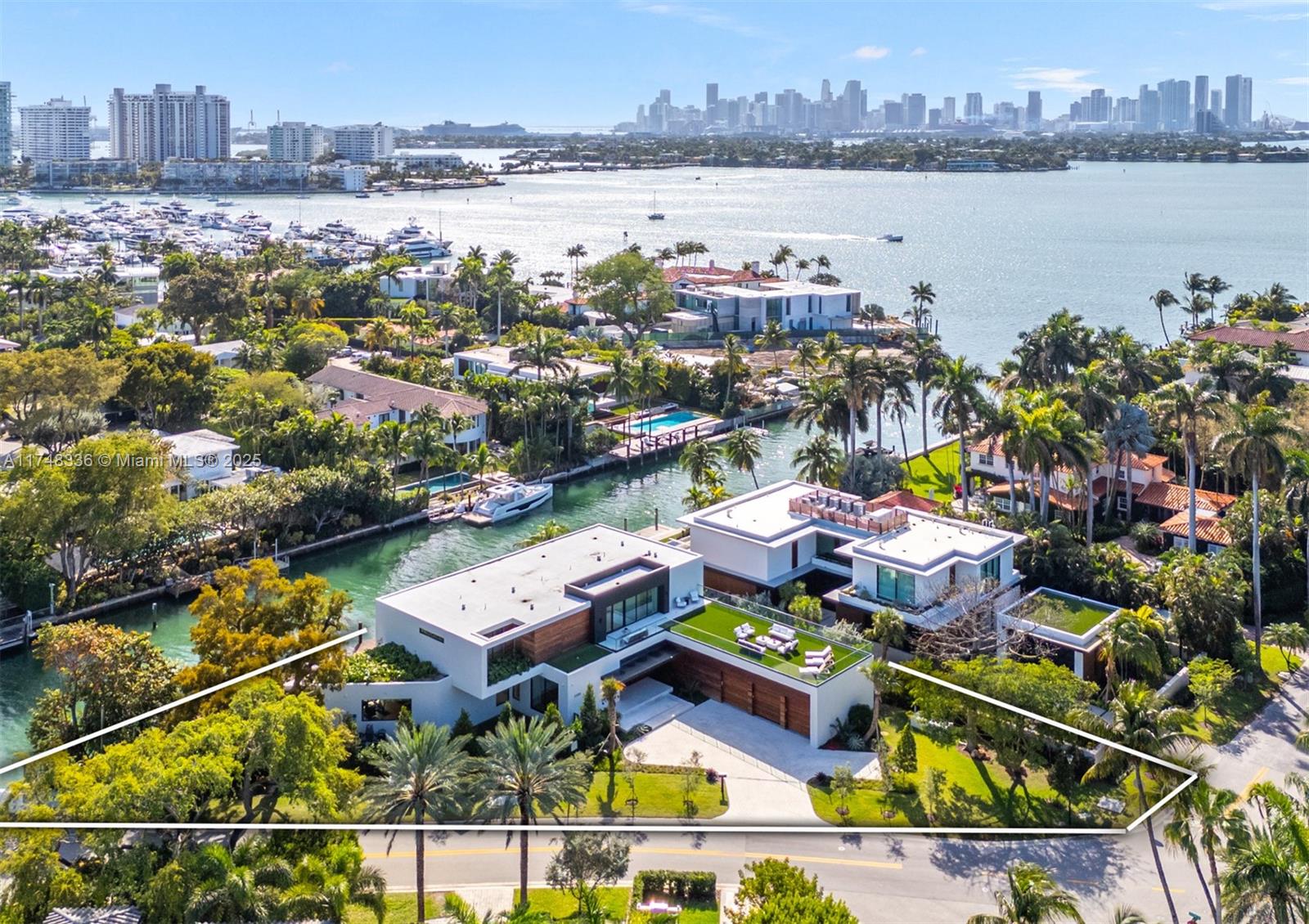 SUNSET ISLANDS-ISLAND NO - Residential
