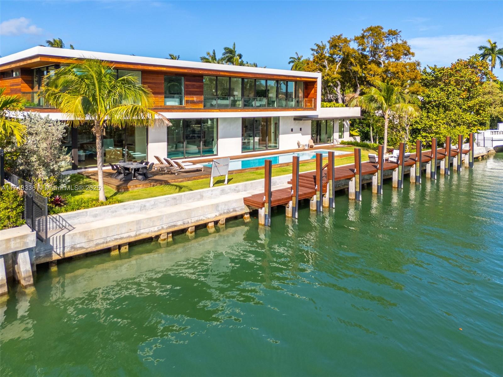 SUNSET ISLANDS-ISLAND NO - Residential