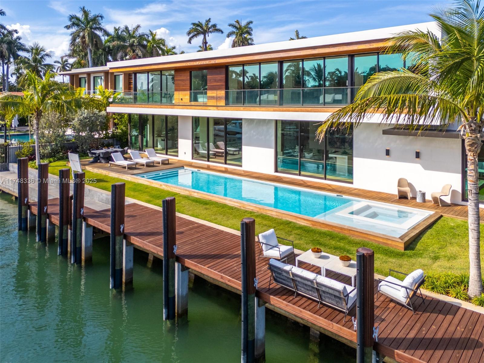 SUNSET ISLANDS-ISLAND NO - Residential