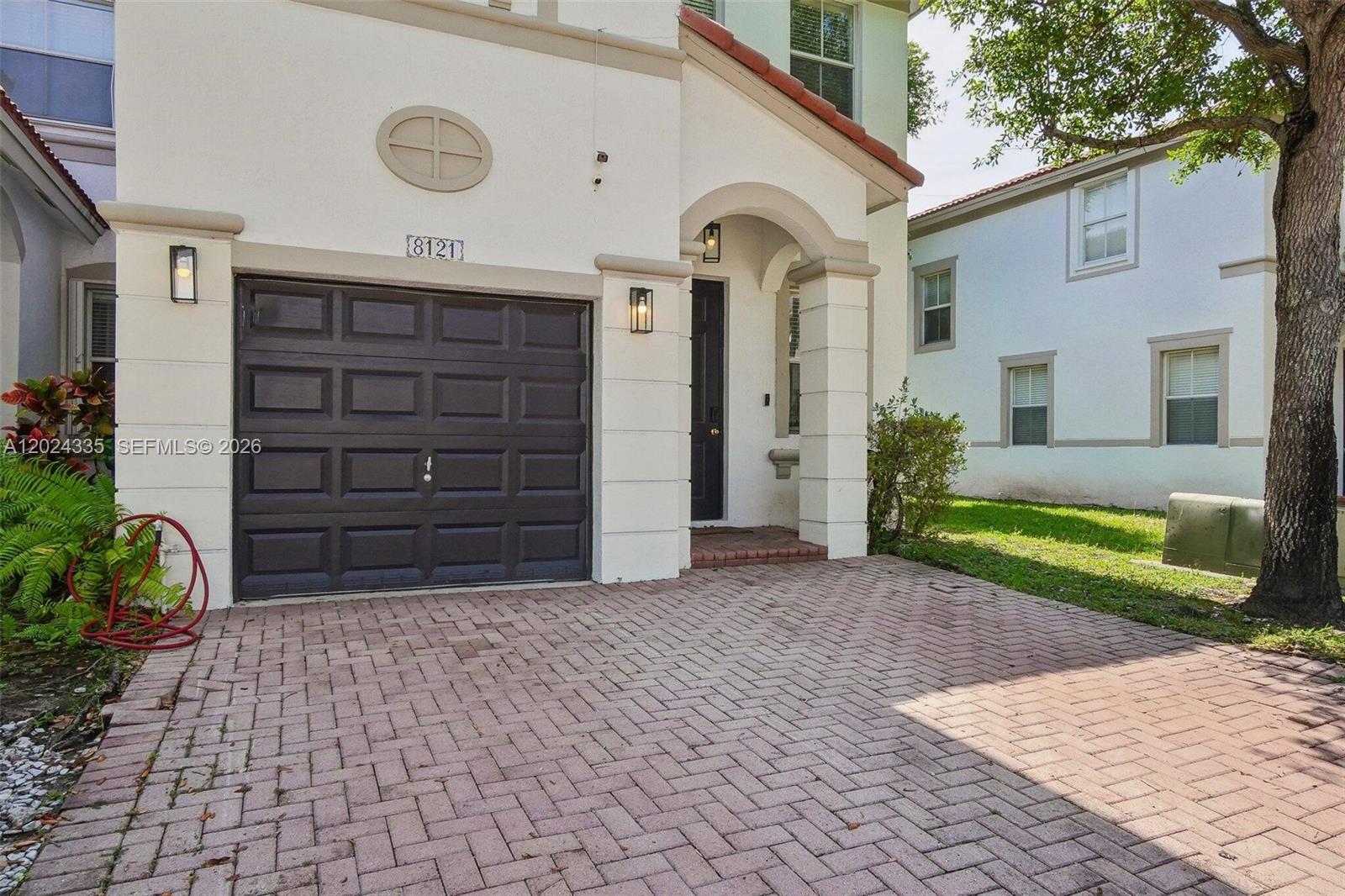 8121 NW 108th Pl