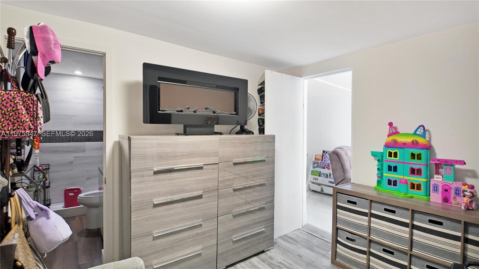 SUN-TAN VILLAGE SEC 1 - Residential