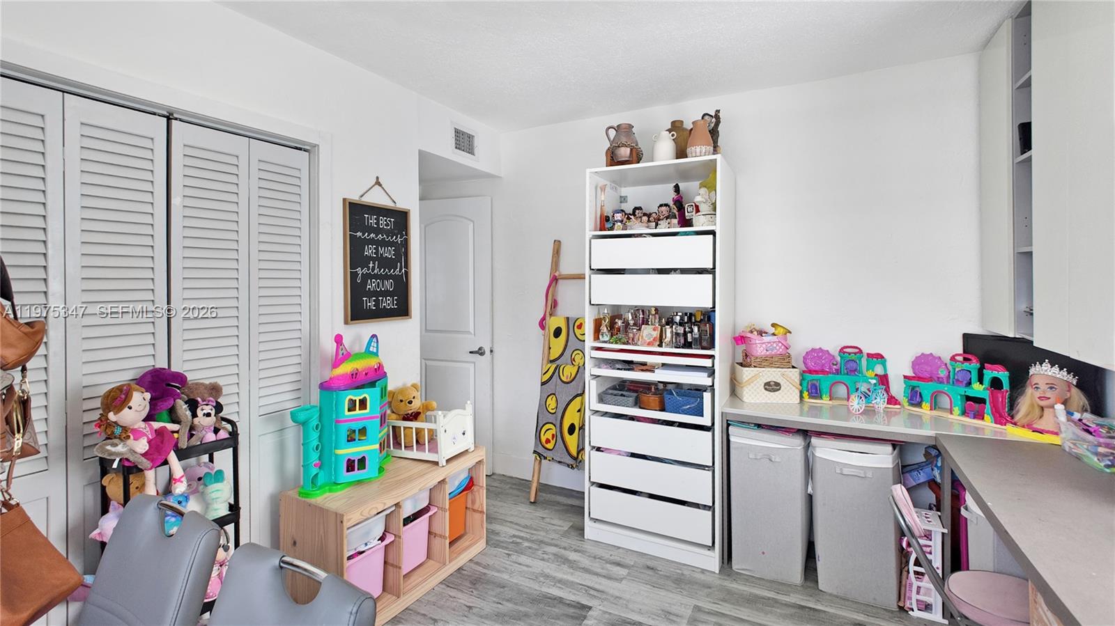 SUN-TAN VILLAGE SEC 1 - Residential