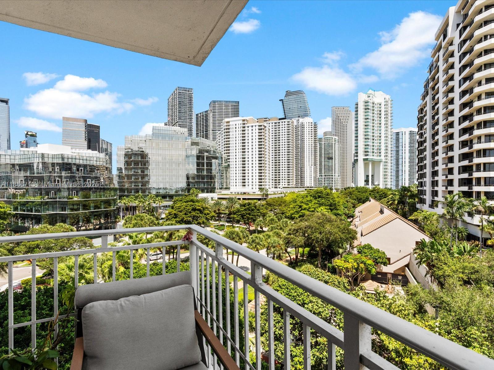 ISOLA CONDO - Residential