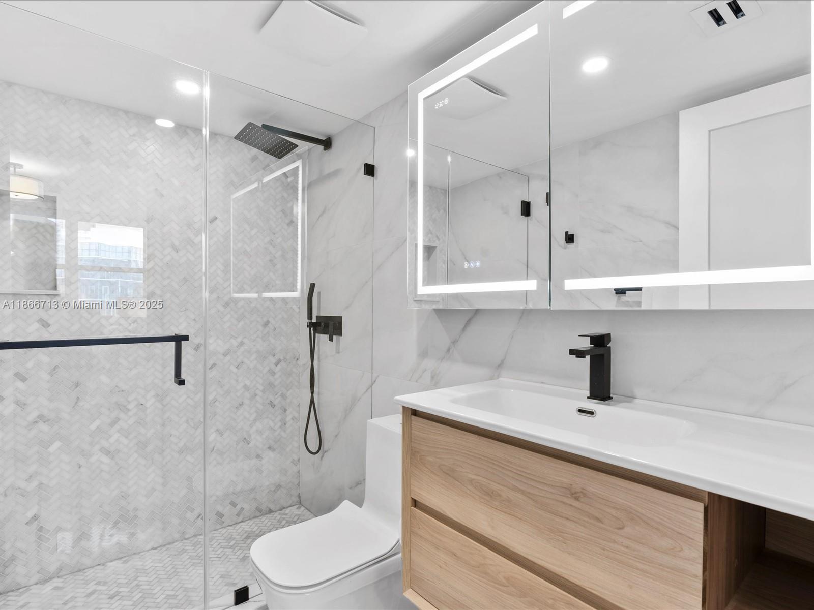 ISOLA CONDO - Residential