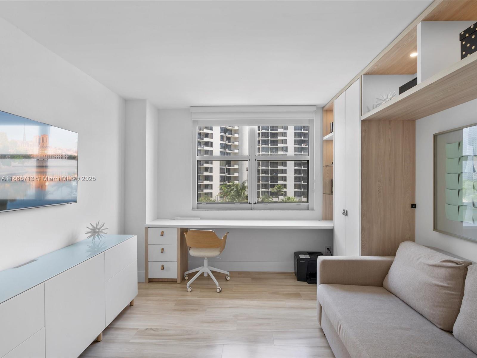 ISOLA CONDO - Residential