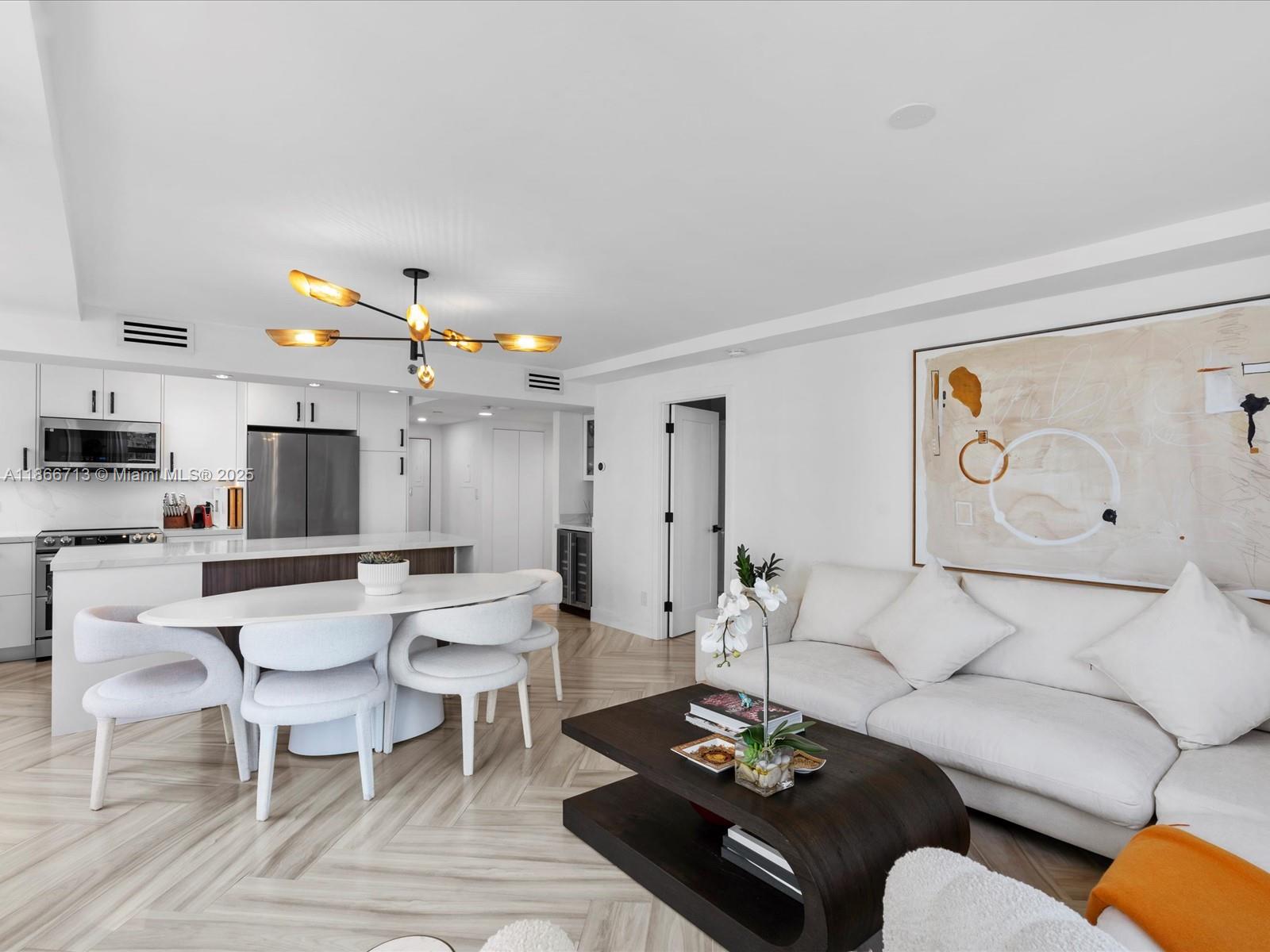 ISOLA CONDO - Residential