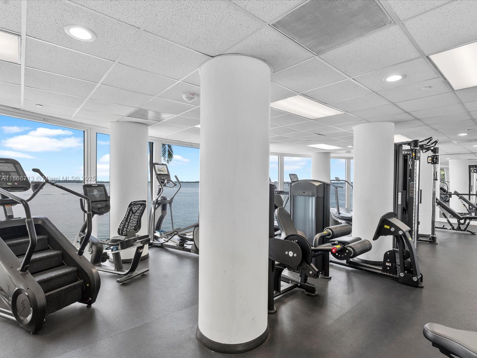 ISOLA CONDO - Residential