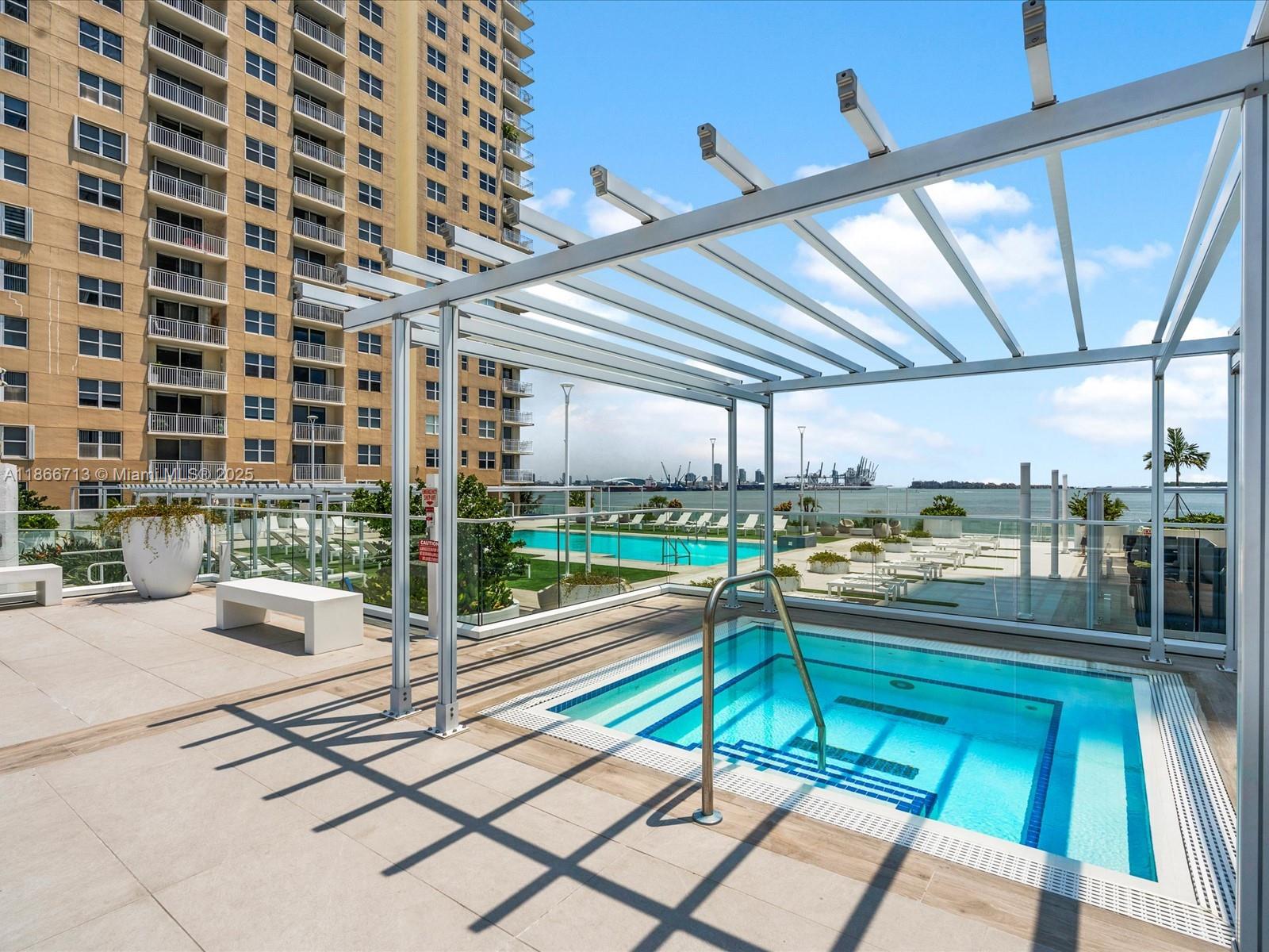 ISOLA CONDO - Residential