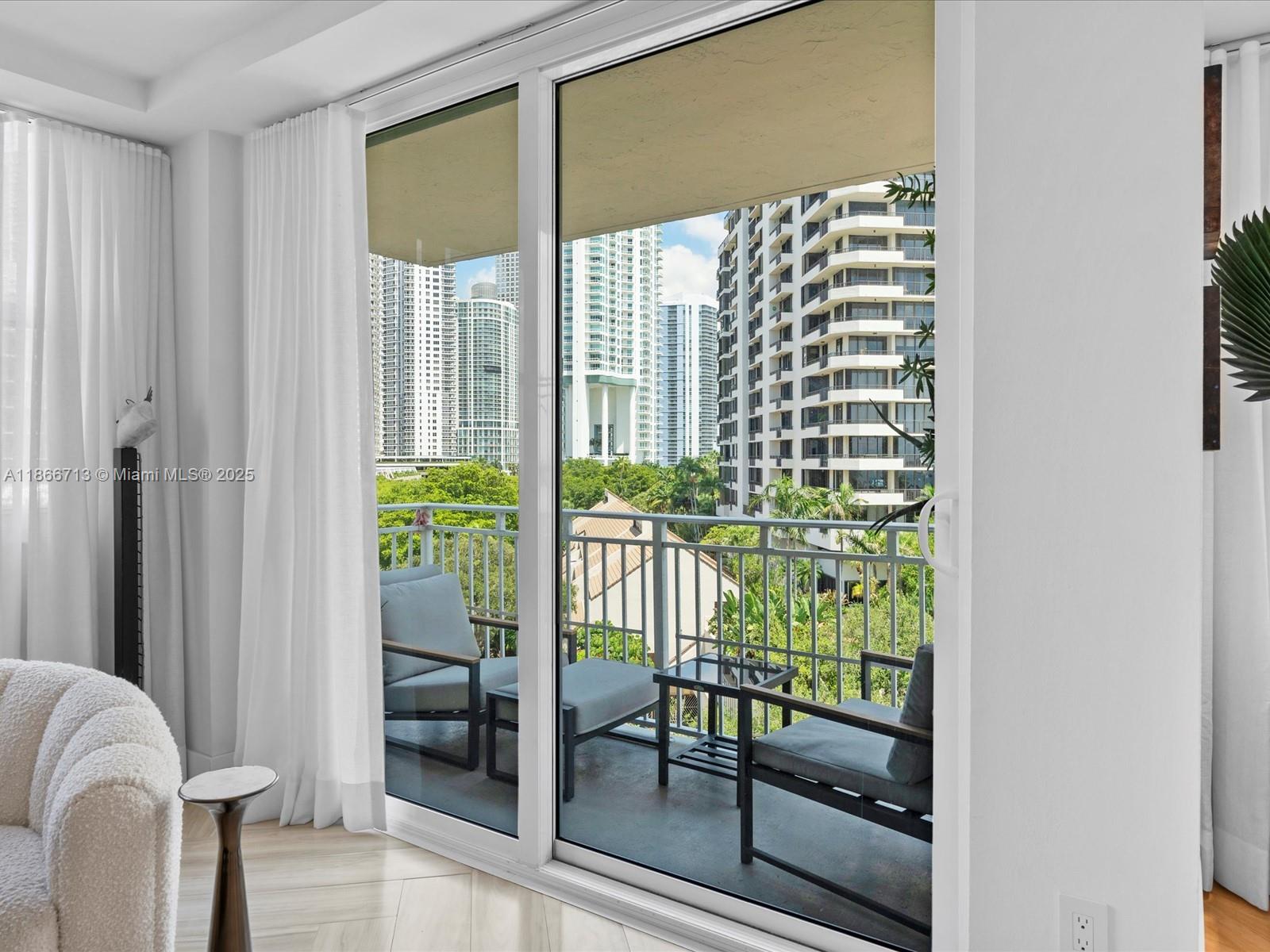 ISOLA CONDO - Residential