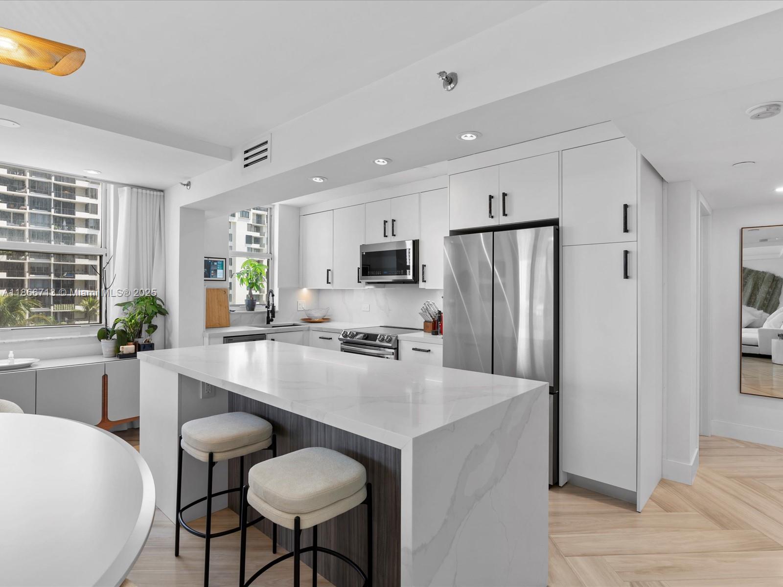 ISOLA CONDO - Residential