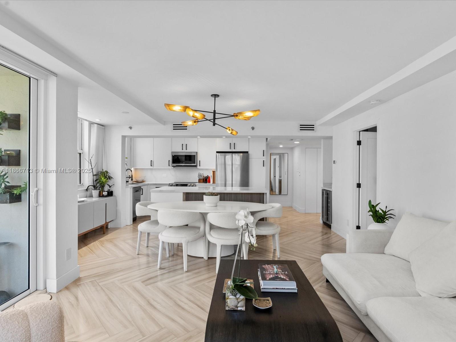 ISOLA CONDO - Residential