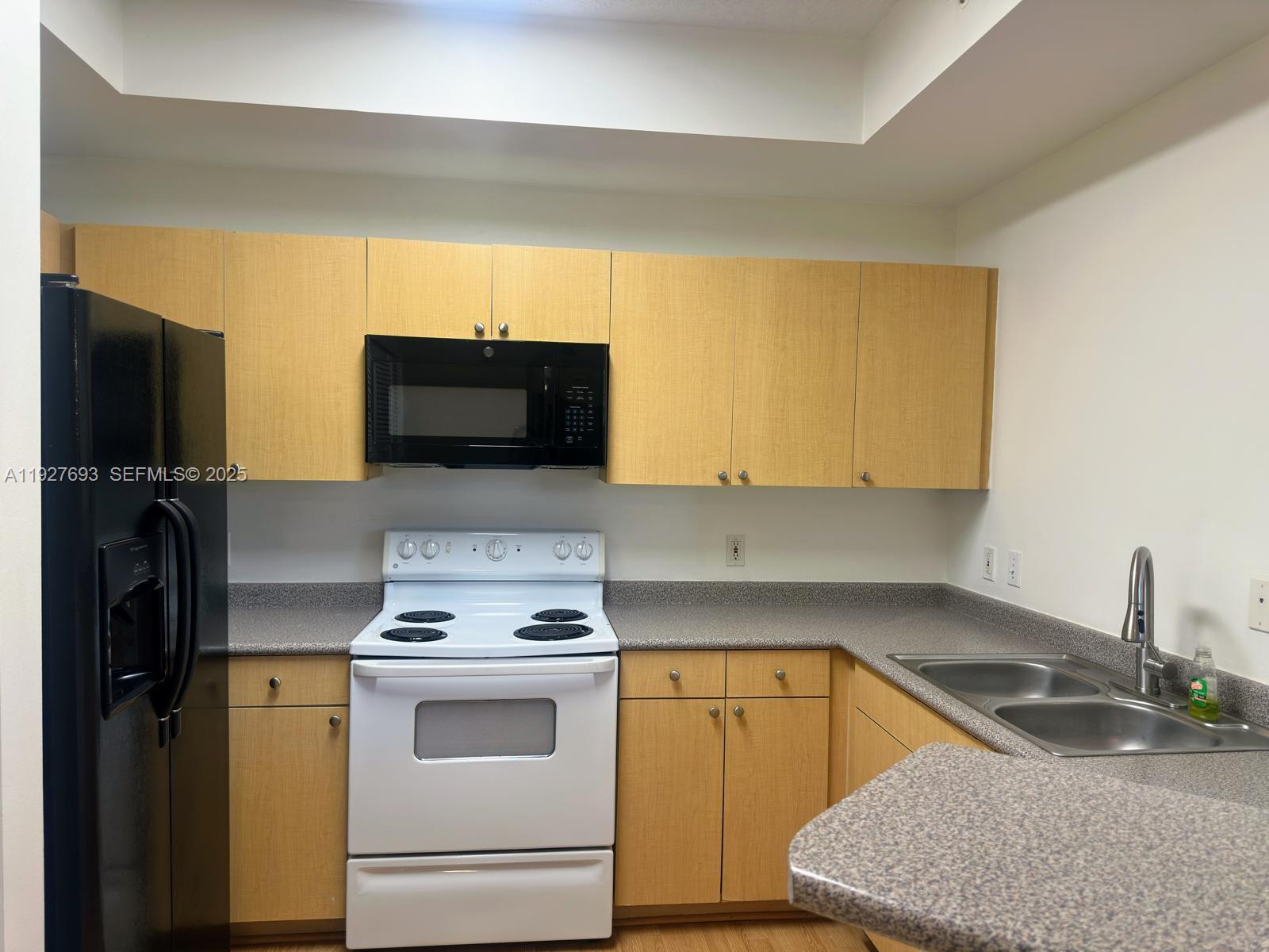 REGENT PARK CONDO - Residential Lease