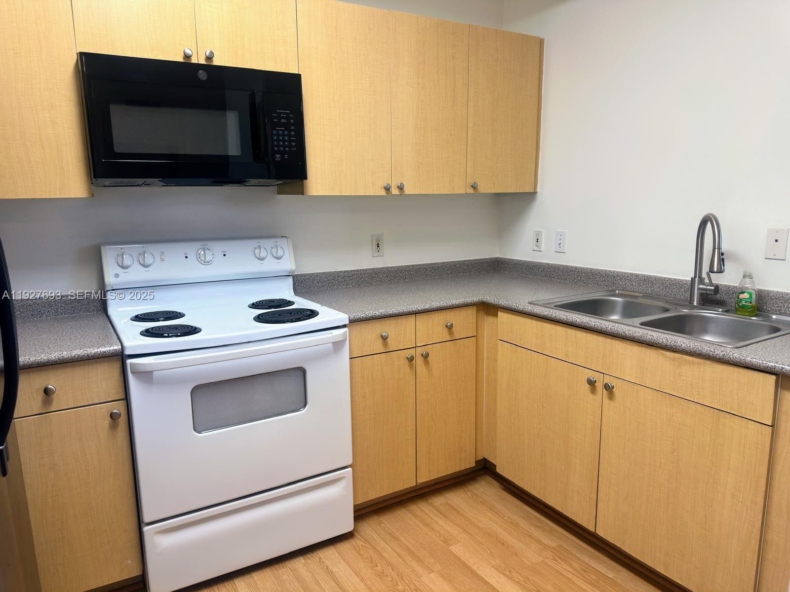 REGENT PARK CONDO - Residential Lease