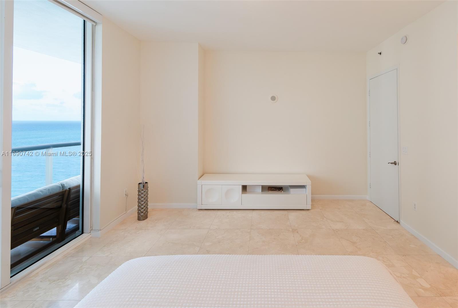 TDR TOWER II CONDO - Residential
