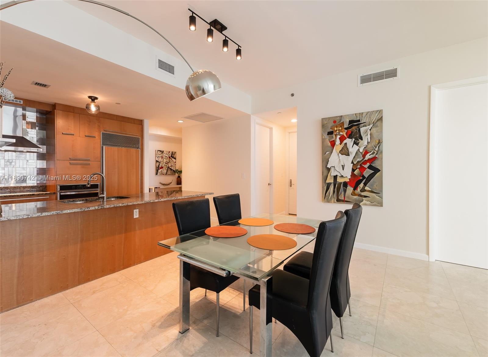 TDR TOWER II CONDO - Residential