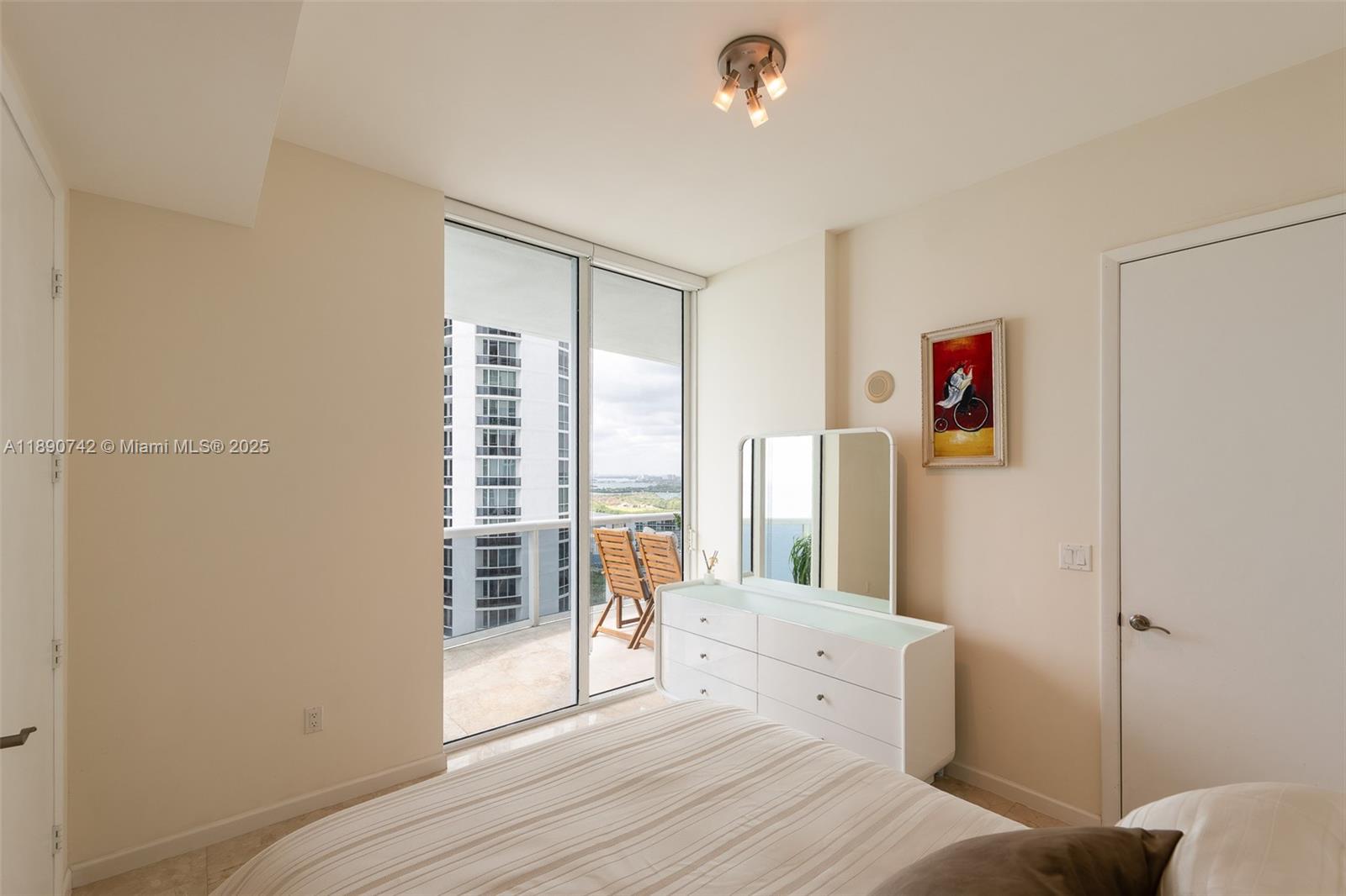 TDR TOWER II CONDO - Residential
