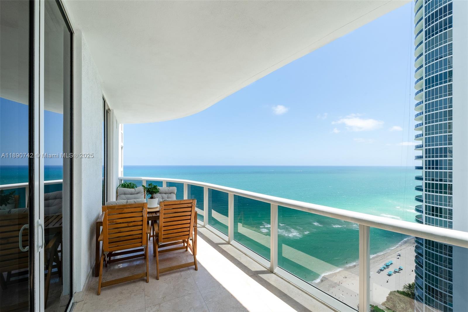 TDR TOWER II CONDO - Residential