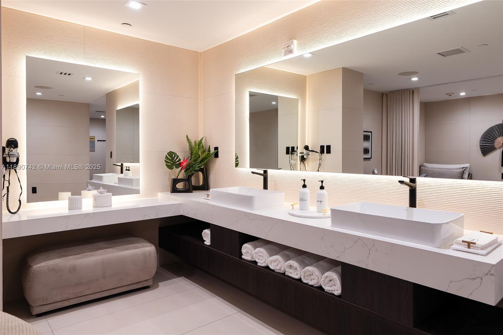 TDR TOWER II CONDO - Residential