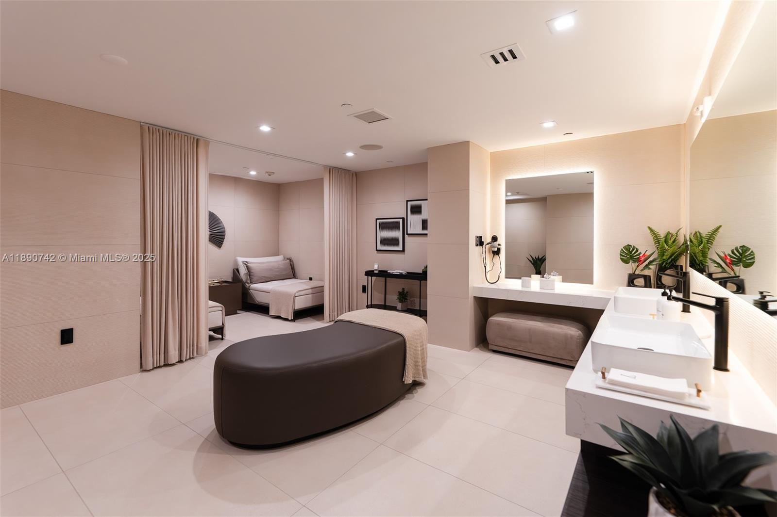 TDR TOWER II CONDO - Residential