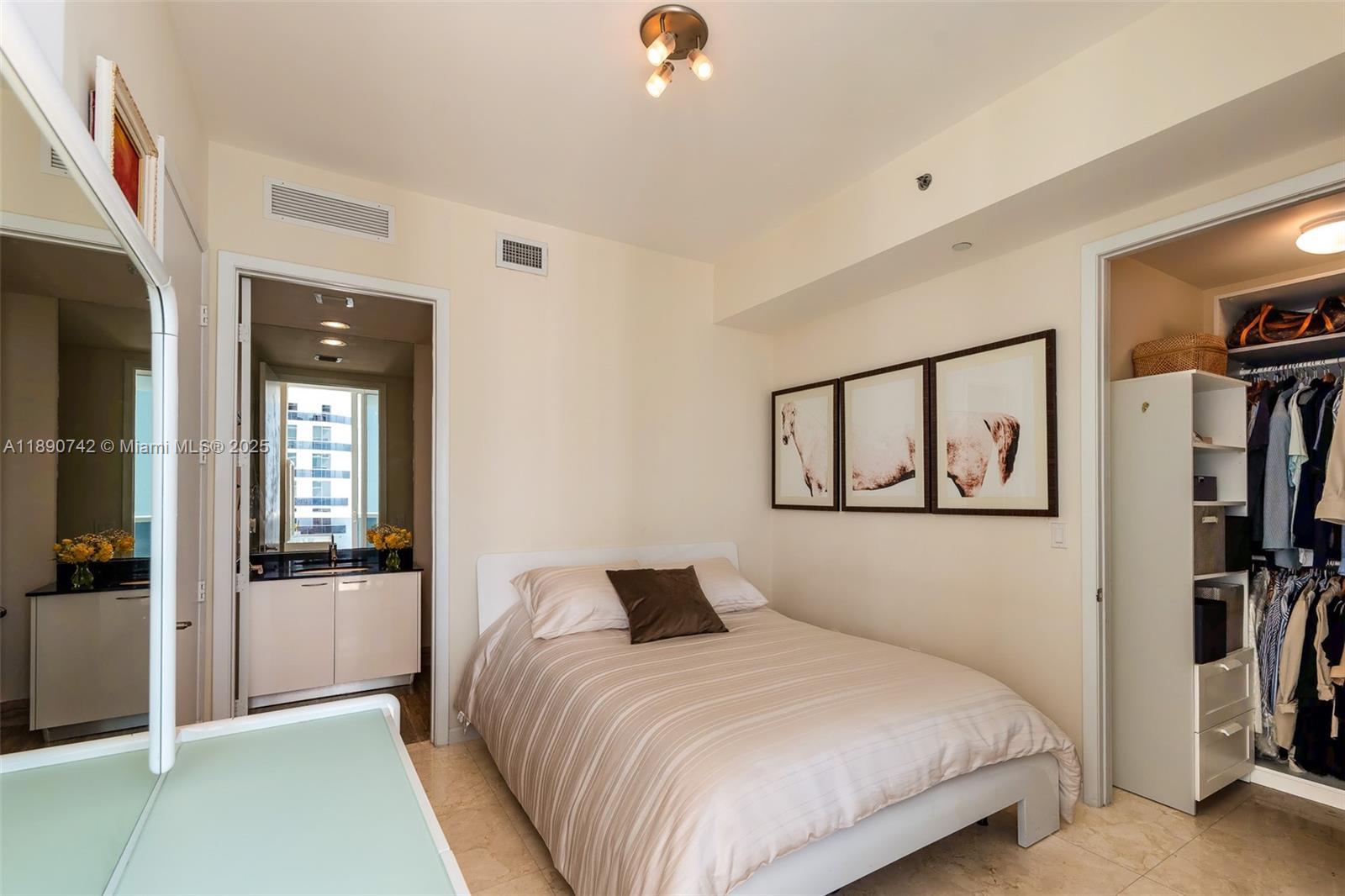 TDR TOWER II CONDO - Residential