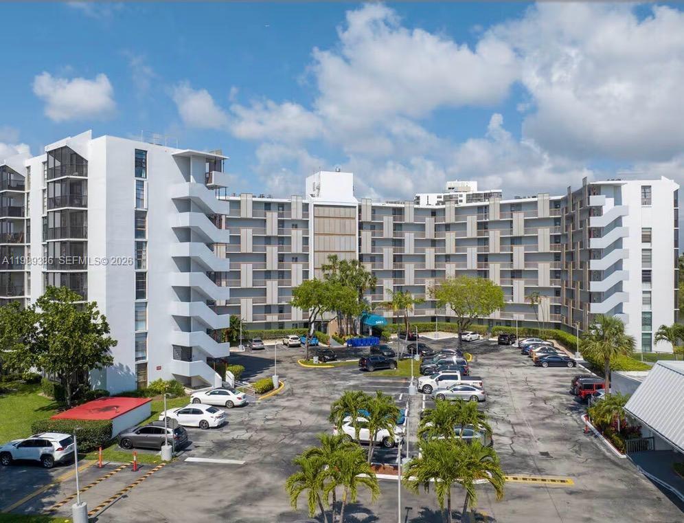 3401 N Country Club Dr 718