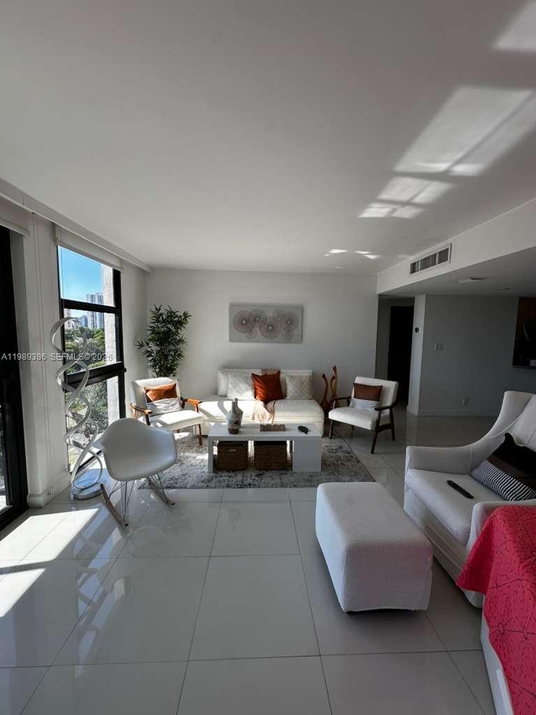 3401 N Country Club Dr 718