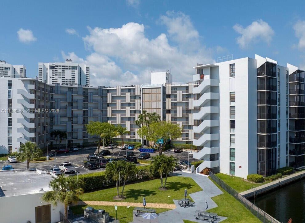 3401 N Country Club Dr 718