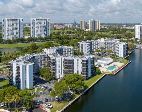 3401 N Country Club Dr 718 Aventura FL 33180