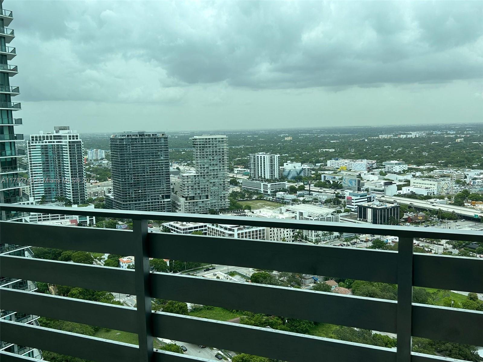 PARAISO BAY CONDO - Residential