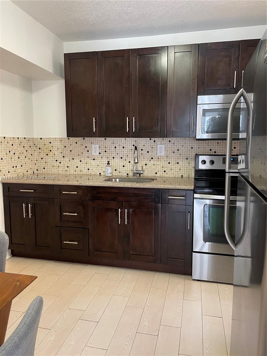 Riverview - Residential Lease