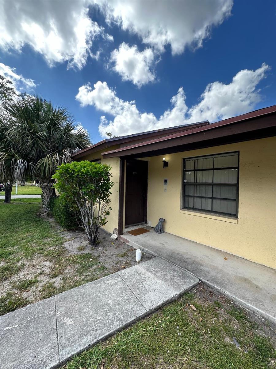 Property for Sale at 472 Glenwood Dr 472, West Palm Beach, Palm Beach County, Florida - Bedrooms: 2 
Bathrooms: 1  - $195,000