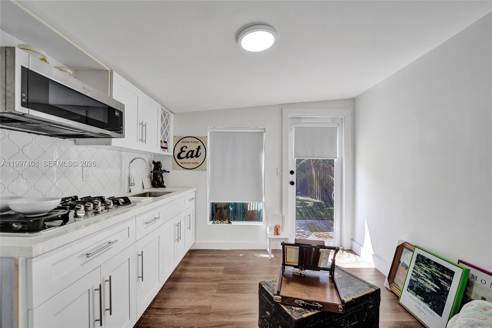 SUNSET TRAILS - Residential