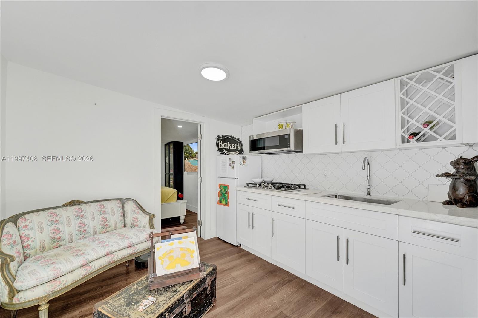 SUNSET TRAILS - Residential