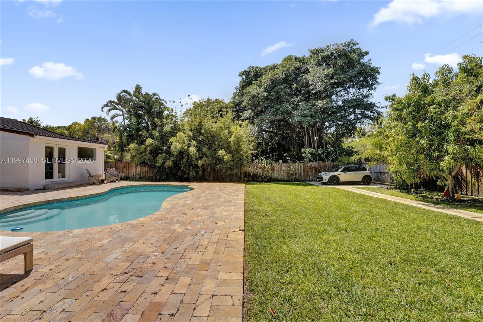 SUNSET TRAILS - Residential