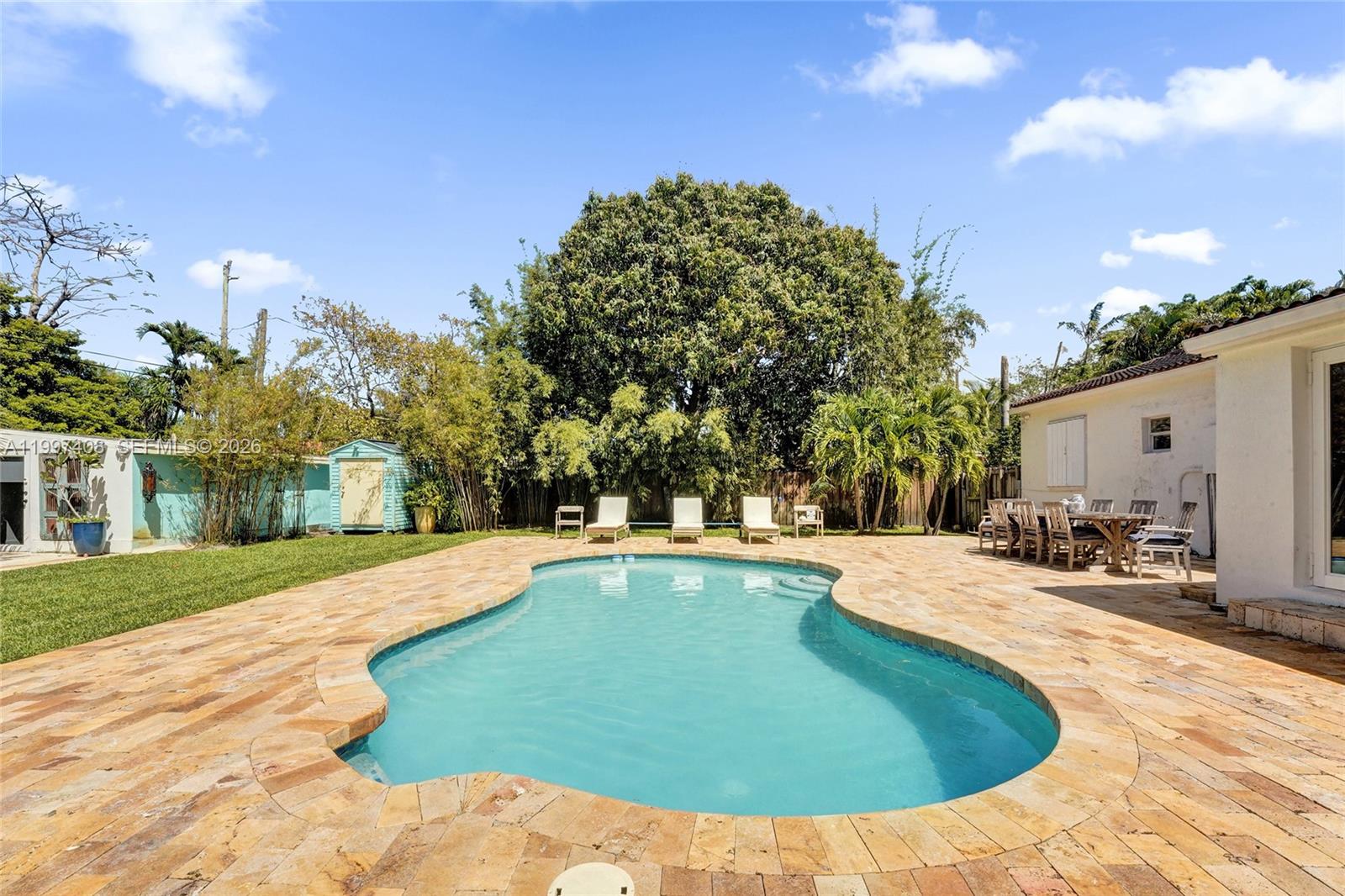 SUNSET TRAILS - Residential