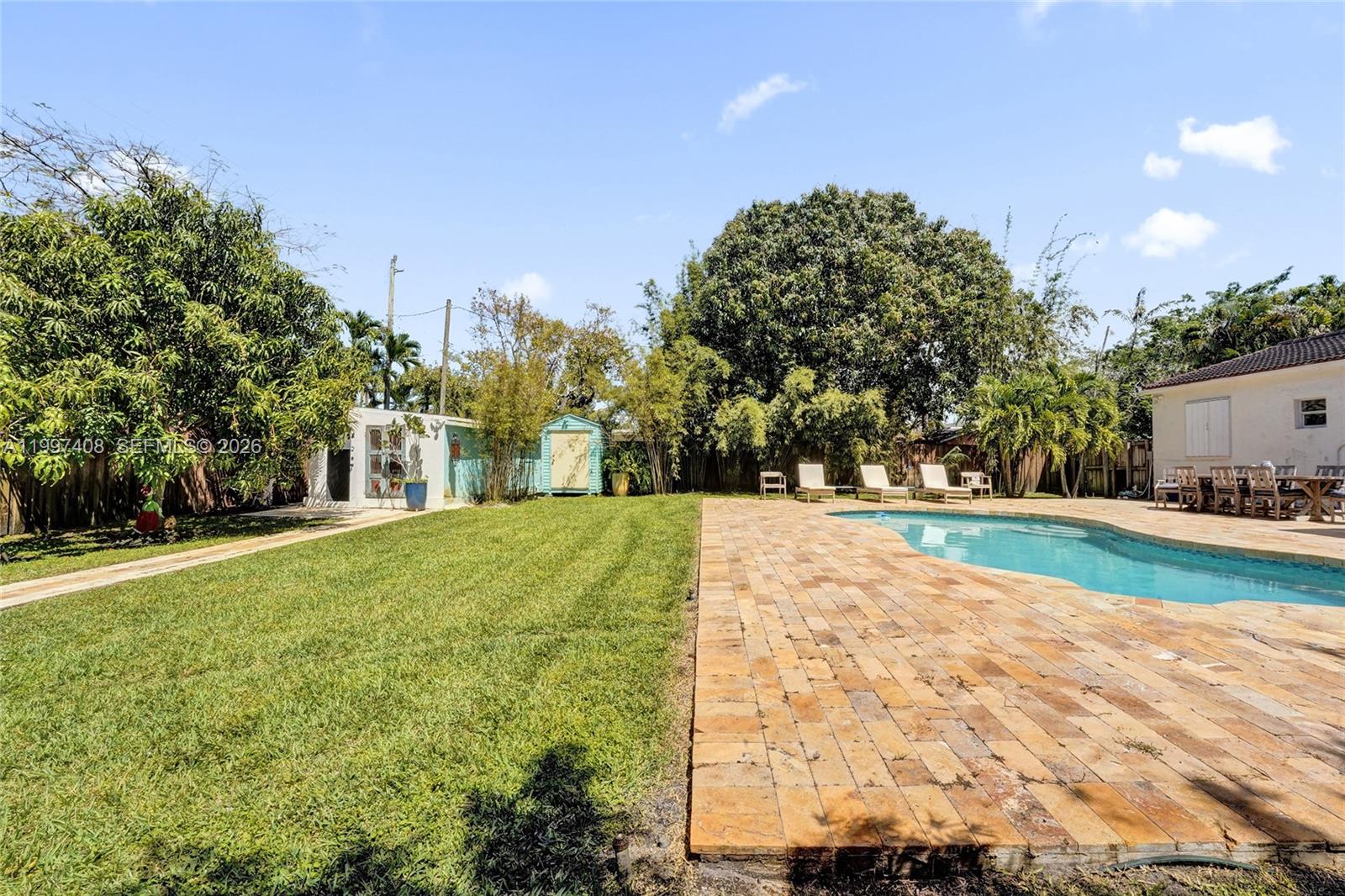 SUNSET TRAILS - Residential