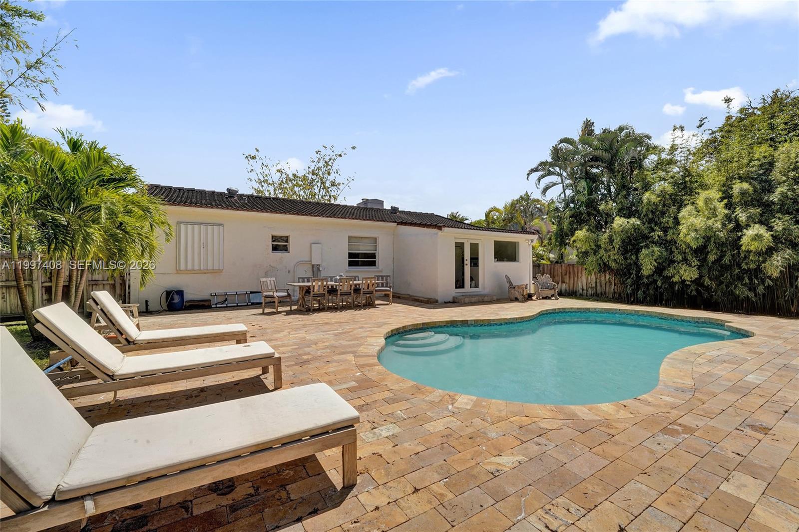 SUNSET TRAILS - Residential