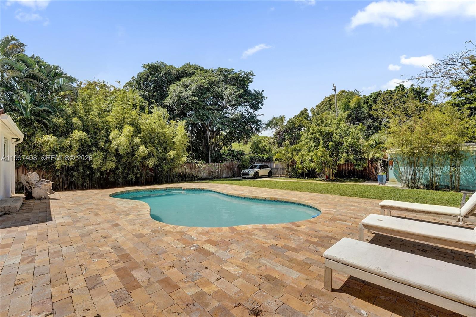 SUNSET TRAILS - Residential