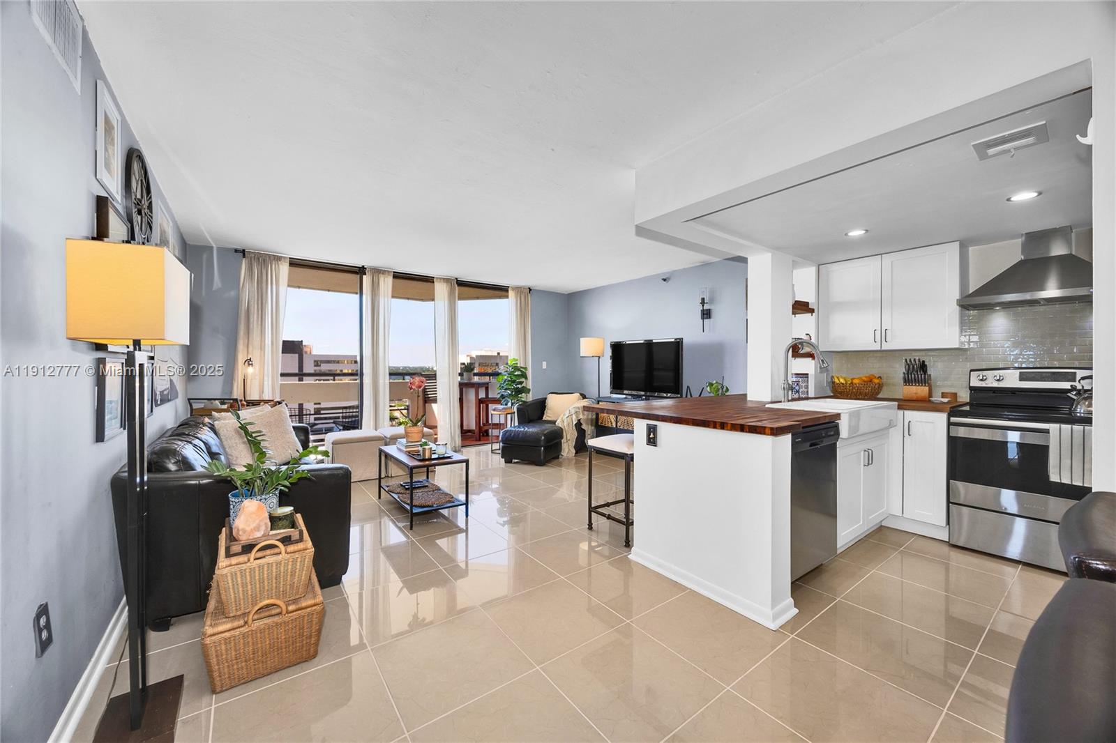 911 E Ponce De Leon Blvd 1503