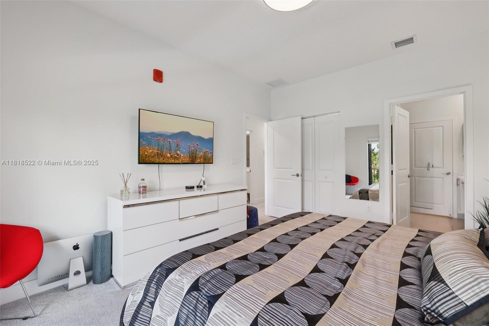 DOWNTOWN DORAL SOUTH PHAS - Residential