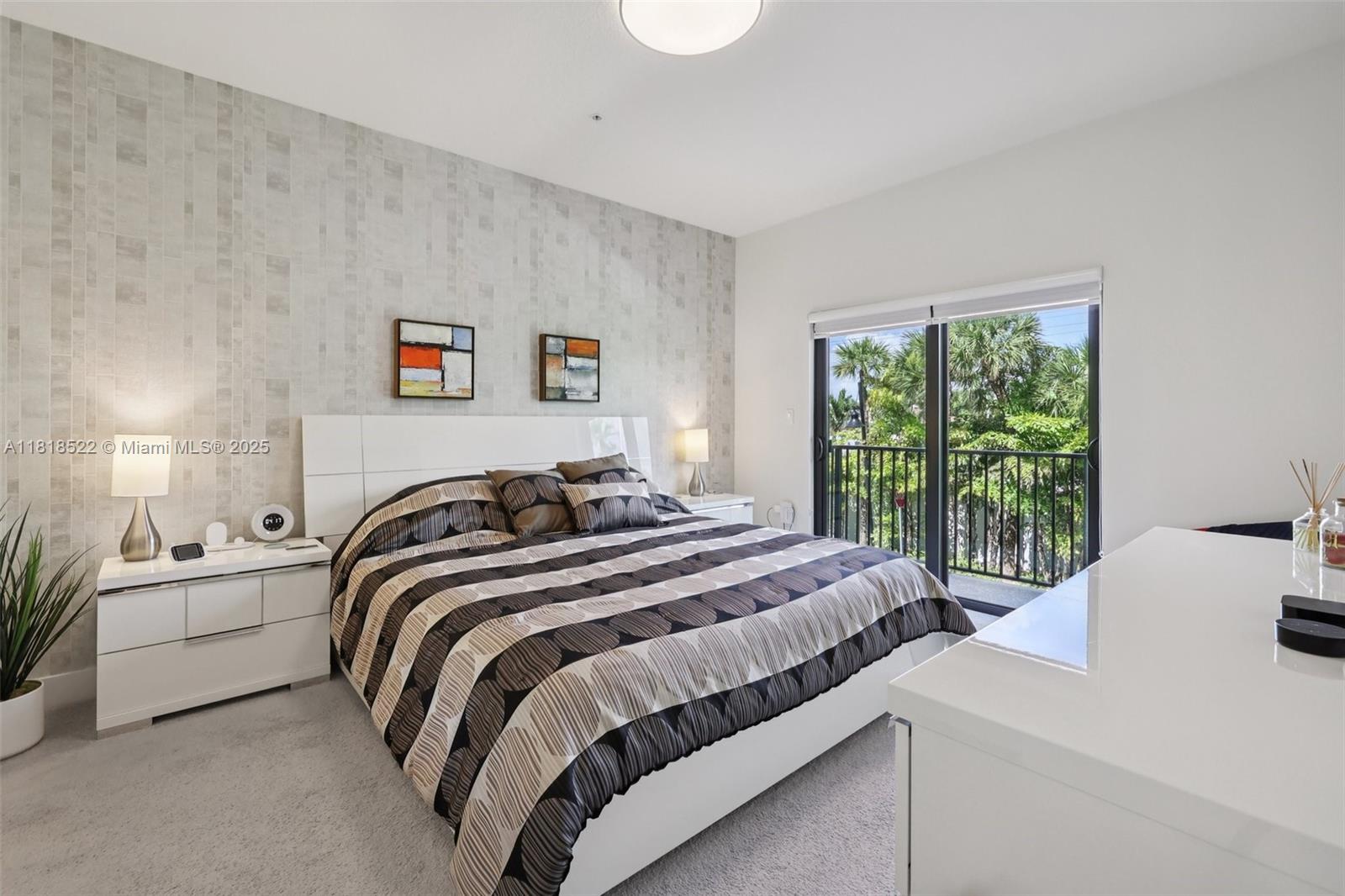 DOWNTOWN DORAL SOUTH PHAS - Residential