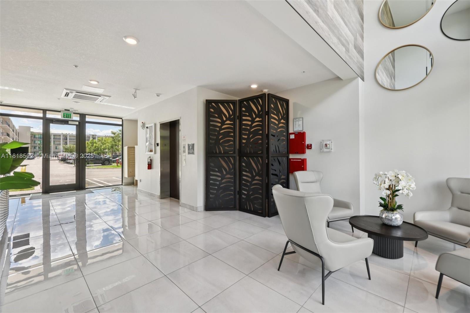 DOWNTOWN DORAL SOUTH PHAS - Residential