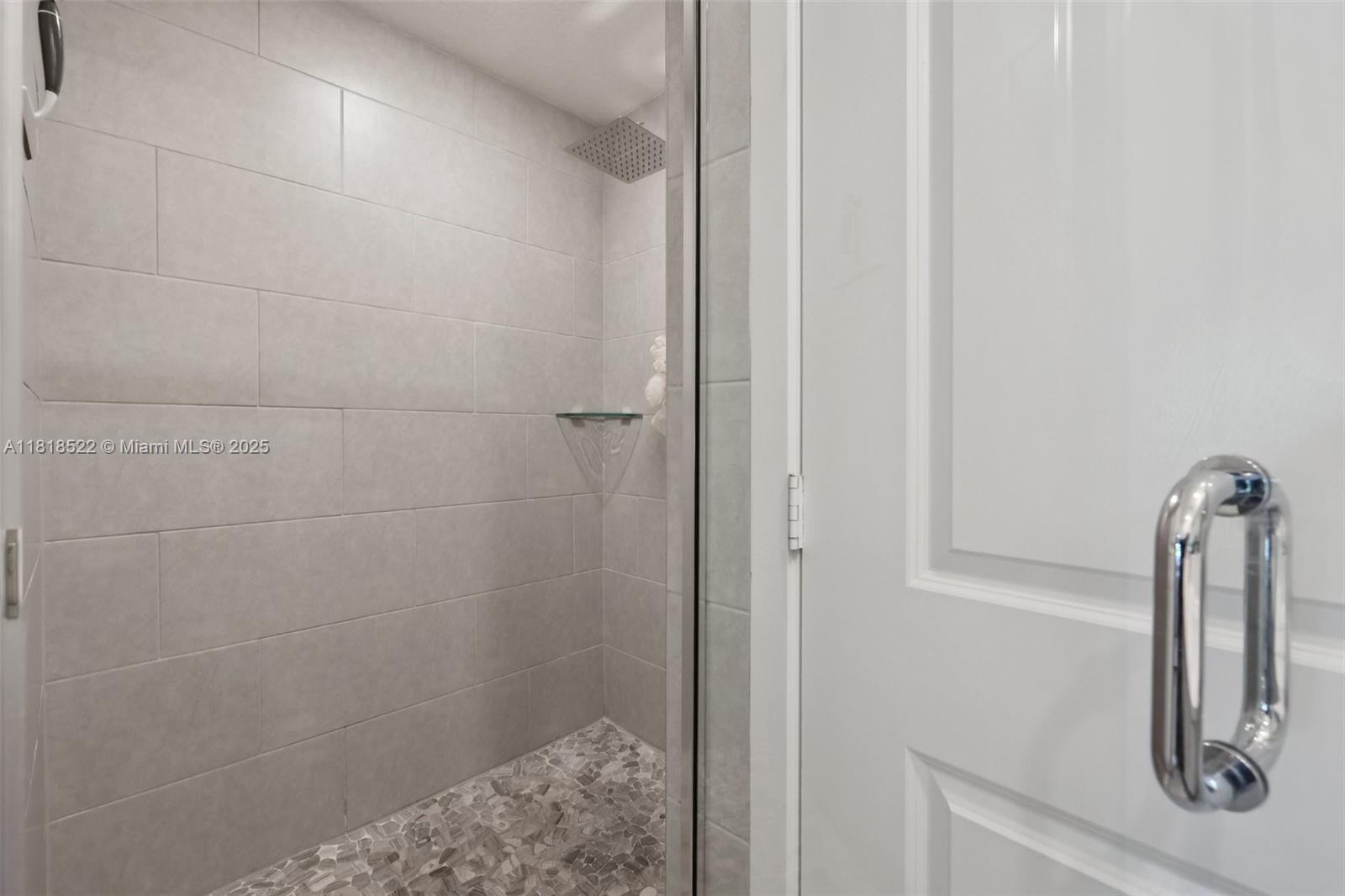 DOWNTOWN DORAL SOUTH PHAS - Residential