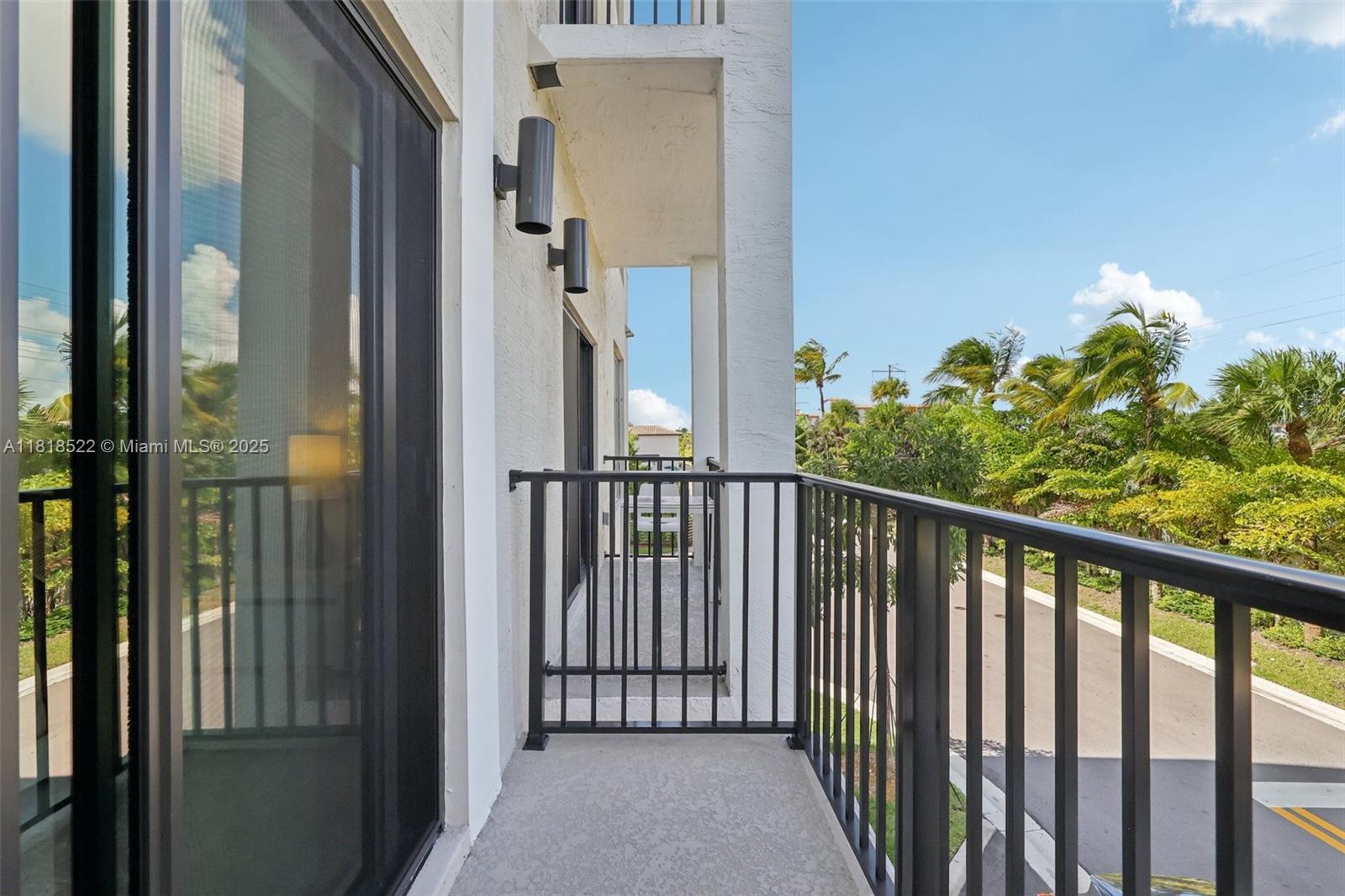 DOWNTOWN DORAL SOUTH PHAS - Residential