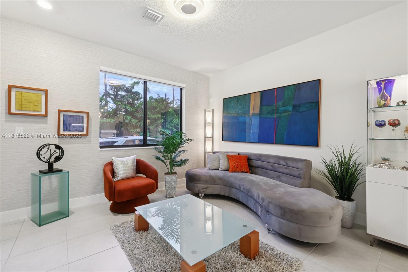 DOWNTOWN DORAL SOUTH PHAS - Residential