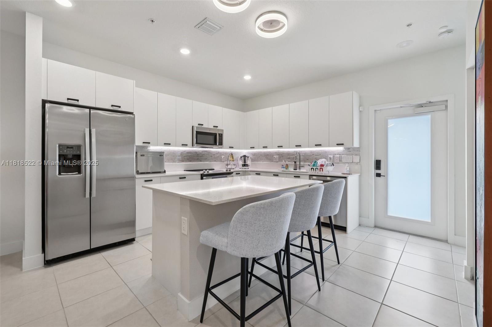 DOWNTOWN DORAL SOUTH PHAS - Residential