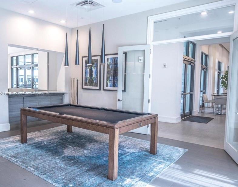 DOWNTOWN DORAL SOUTH PHAS - Residential