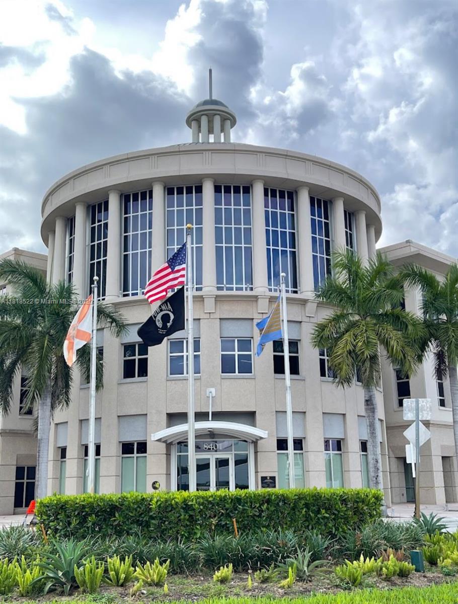 DOWNTOWN DORAL SOUTH PHAS - Residential