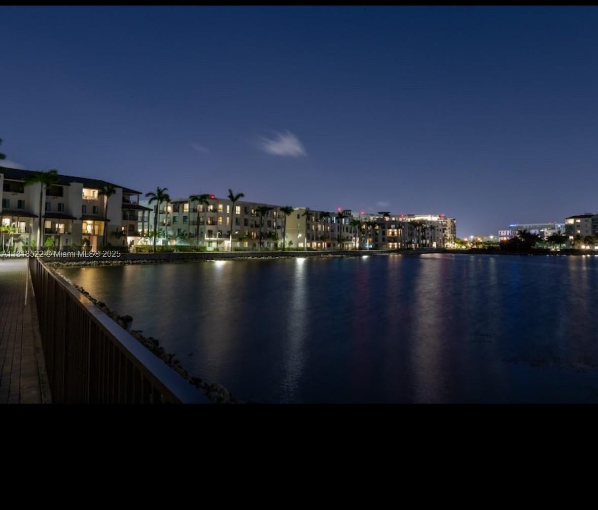 DOWNTOWN DORAL SOUTH PHAS - Residential